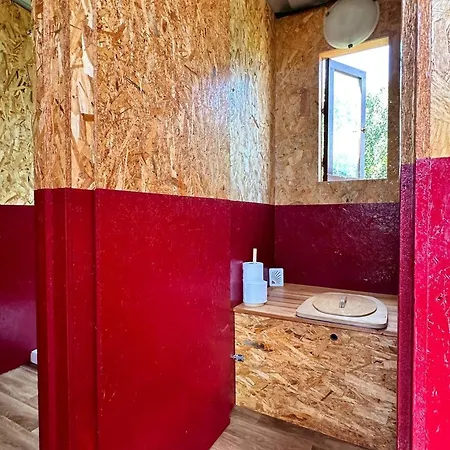 Michas Caravan For 2 The Herd Of Horses From Your Bed *